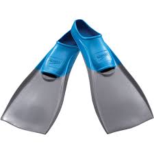 Training fins for swimmers